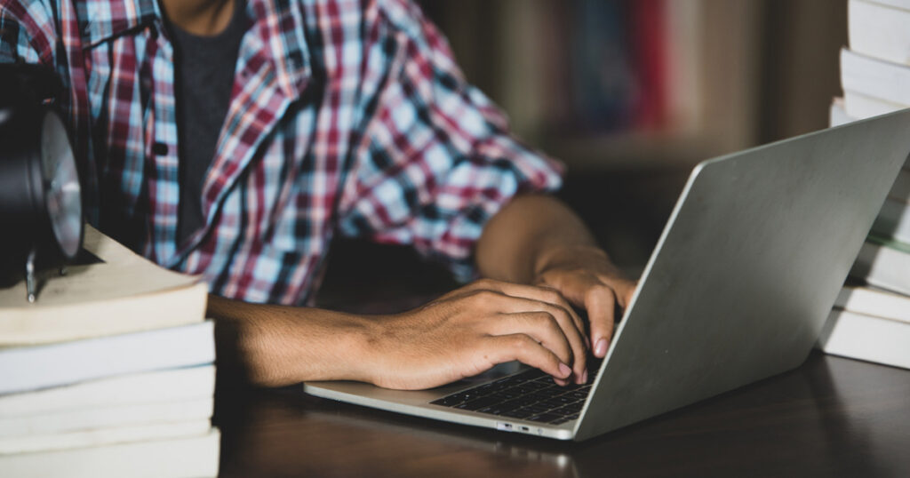 Como instituições de ensino podem usar a tecnologia para melhorar a experiência acadêmica