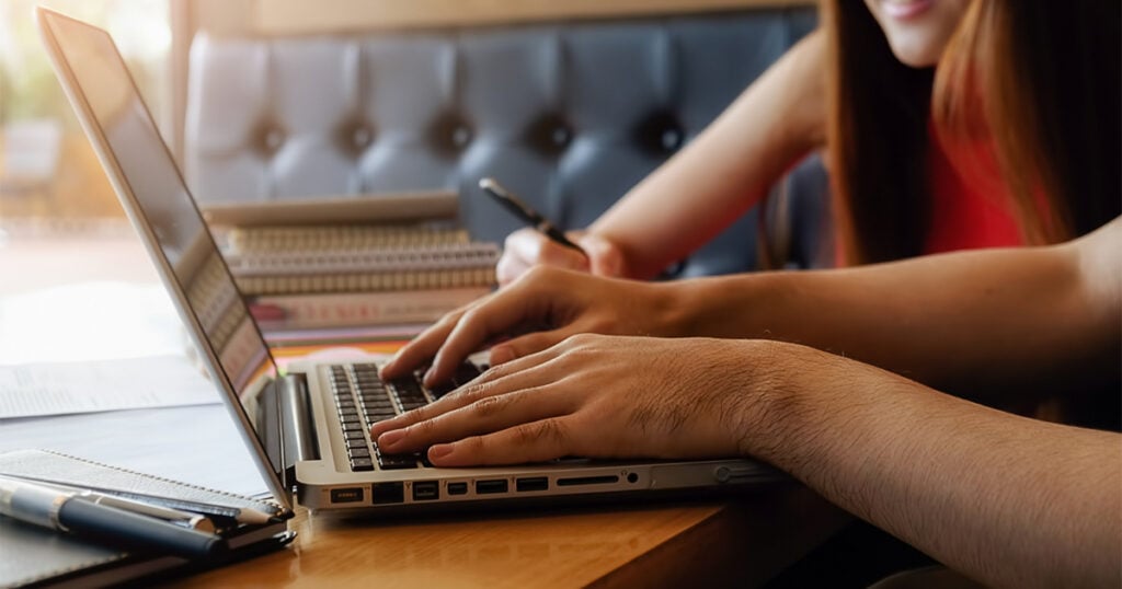 Desafios da adaptação de professores e alunos a novas tecnologias educacionais