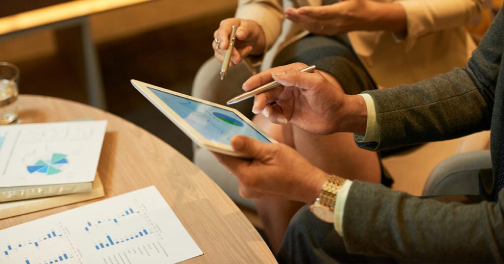 Como a tecnologia do JACAD simplifica a rotina do setor financeiro dos colégios