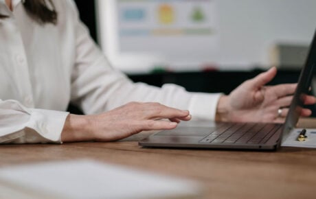 Como uma secretaria acadêmica ganha produtividade com um sistema de gestão para colégios e escolas